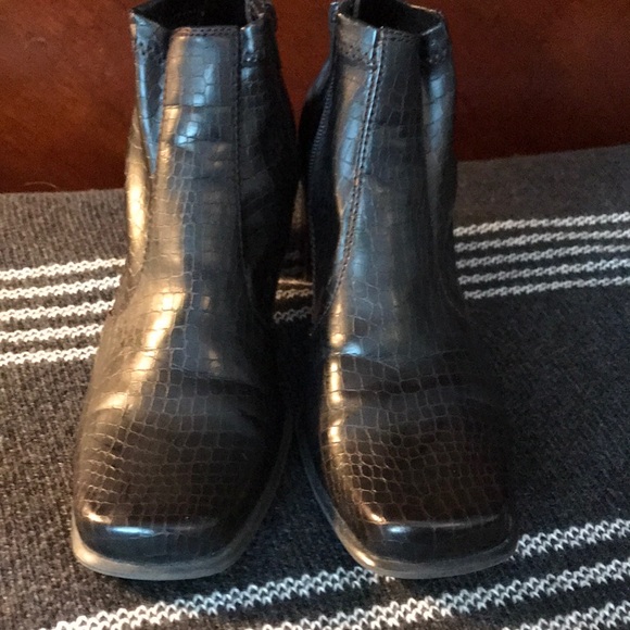 Danielle leather/snake skin pattern ankle boots - Picture 2 of 4